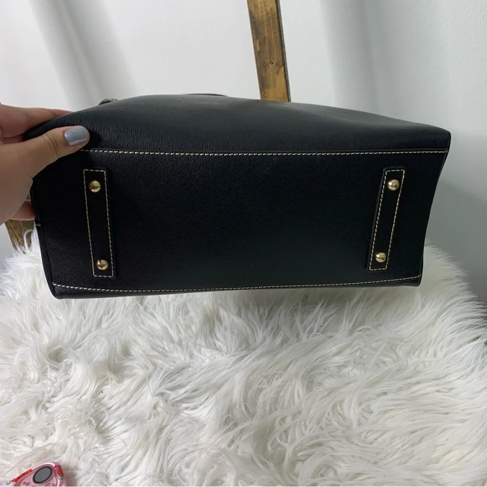 Dooney & Bourke this elegant